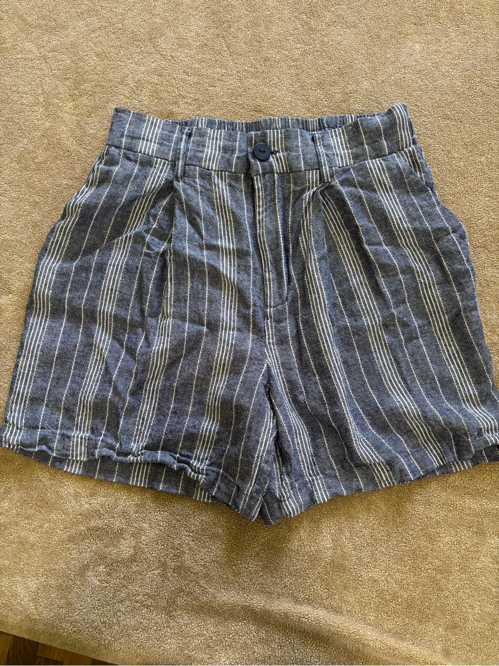 High-Waist Striped Linen-Blend Women’s Shorts — Navy Stripe